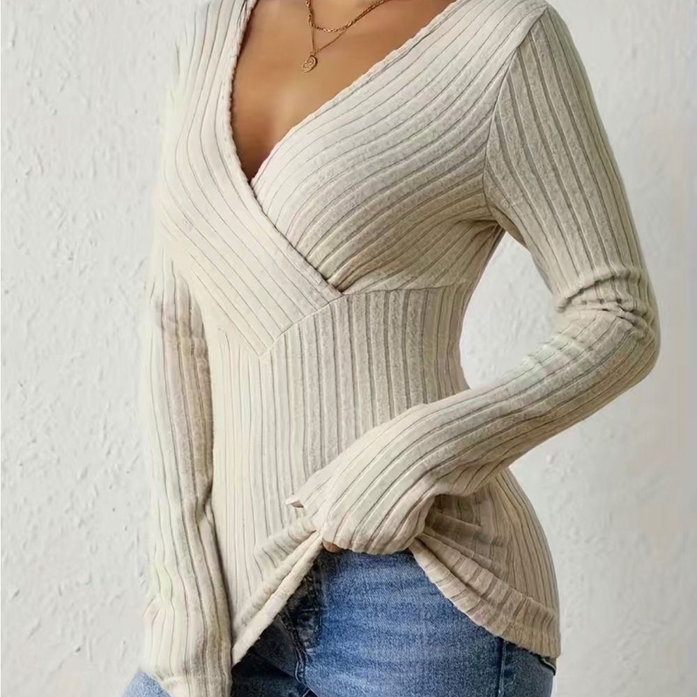 NWT Women’s Fashion Sweater